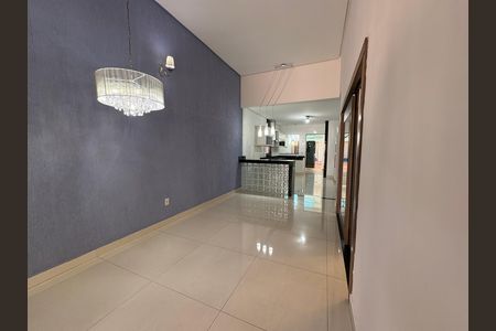 Casa à venda com 234m², 3 quartos e 4 vagas Casa à venda com 234m², 3 quartos e 4 vagasSala