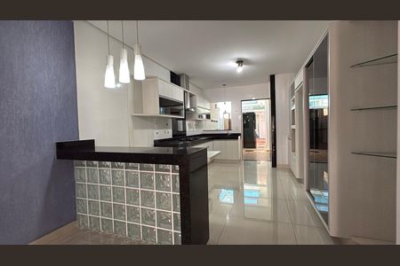 Cozinha de casa à venda com 3 quartos, 234m² em Jardim América, Goiânia