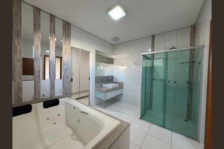 Casa à venda com 234m², 3 quartos e 4 vagas Casa à venda com 234m², 3 quartos e 4 vagasBanheiro da Suíte 1
