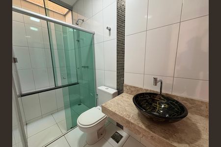 Sala de TV / Suite - Banheiro de casa à venda com 3 quartos, 234m² em Jardim América, Goiânia