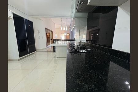 Casa à venda com 234m², 3 quartos e 4 vagas Casa à venda com 234m², 3 quartos e 4 vagasCozinha