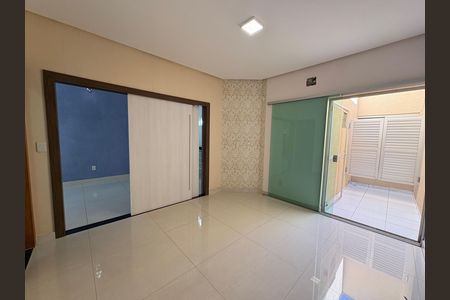 Casa à venda com 234m², 3 quartos e 4 vagas Casa à venda com 234m², 3 quartos e 4 vagasSala de TV / Suite