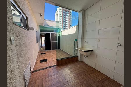 Casa à venda com 234m², 3 quartos e 4 vagas Casa à venda com 234m², 3 quartos e 4 vagasLavanderia