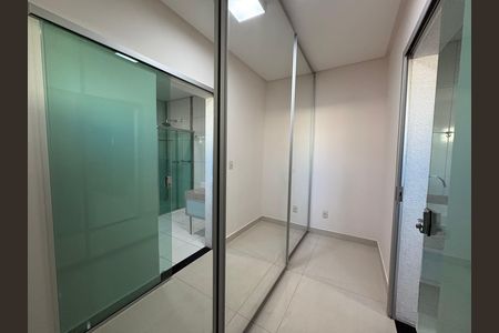 Casa à venda com 234m², 3 quartos e 4 vagas Casa à venda com 234m², 3 quartos e 4 vagasCloset da suíte 1