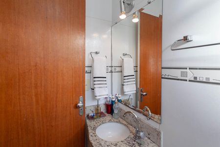 Apartamento à venda com 109m², 2 quartos e 2 vagasBanheiro da suíte 