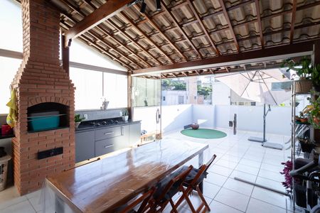 Apartamento à venda com 109m², 2 quartos e 2 vagasCobertura