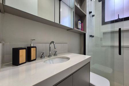 Apartamento para alugar com 67m², 2 quartos e 2 vagasBanheiro