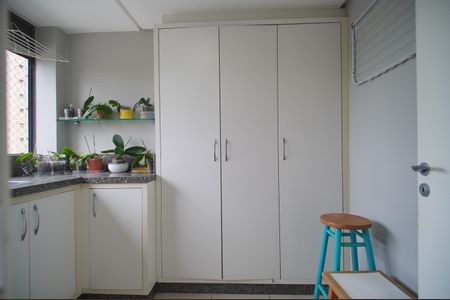 Apartamento à venda com 129m², 3 quartos e 1 vagaÁrea de Serviço