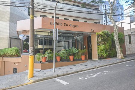 Apartamento para alugar com 1000m², 4 quartos e 4 vagas Apartamento para alugar com 1000m², 4 quartos e 4 vagasFachada e portaria