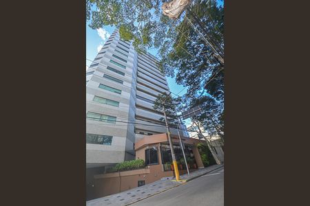 Apartamento para alugar com 1000m², 4 quartos e 4 vagas Apartamento para alugar com 1000m², 4 quartos e 4 vagasFachada e portaria