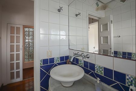 Apartamento para alugar com 1000m², 4 quartos e 4 vagas Apartamento para alugar com 1000m², 4 quartos e 4 vagasBanheiro da Suíte