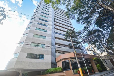 Apartamento para alugar com 1000m², 4 quartos e 4 vagas Apartamento para alugar com 1000m², 4 quartos e 4 vagasFachada e portaria