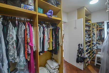 Apartamento para alugar com 1000m², 4 quartos e 4 vagas Apartamento para alugar com 1000m², 4 quartos e 4 vagasQuarto 3 - Suíte