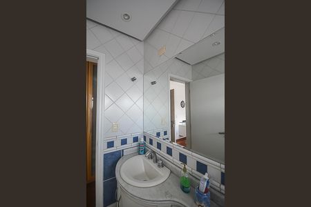 Apartamento para alugar com 1000m², 4 quartos e 4 vagas Apartamento para alugar com 1000m², 4 quartos e 4 vagasBanheiro da Suíte 2
