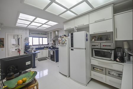 Apartamento para alugar com 1000m², 4 quartos e 4 vagas Apartamento para alugar com 1000m², 4 quartos e 4 vagasCozinha