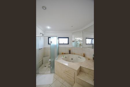 Apartamento para alugar com 1000m², 4 quartos e 4 vagas Apartamento para alugar com 1000m², 4 quartos e 4 vagasBanheiro da Suíte 3