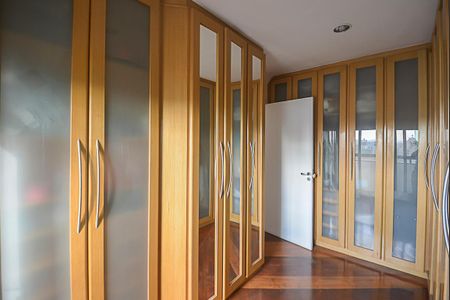 Apartamento para alugar com 1000m², 4 quartos e 4 vagas Apartamento para alugar com 1000m², 4 quartos e 4 vagasQuarto