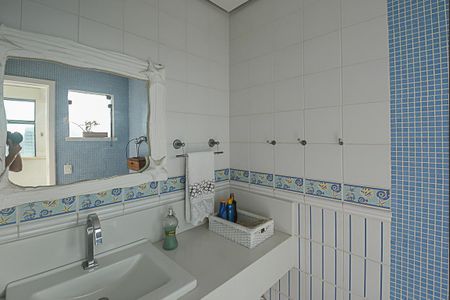 Apartamento para alugar com 1000m², 4 quartos e 4 vagas Apartamento para alugar com 1000m², 4 quartos e 4 vagasBanheiro de serviço 2