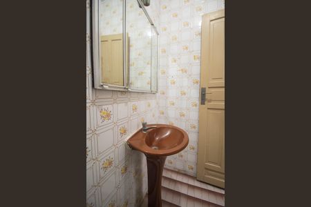 Banheiro de casa de condomínio para alugar com 1 quarto, 60m² em Ze Garoto, São Gonçalo