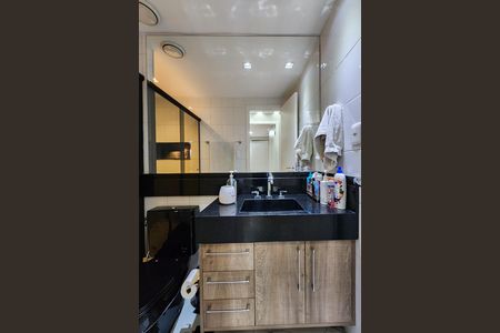 Apartamento à venda com 112m², 2 quartos e 1 vaga Apartamento à venda com 112m², 2 quartos e 1 vagaBanheiro Social