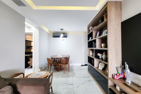 Apartamento à venda com 112m², 2 quartos e 1 vaga Apartamento à venda com 112m², 2 quartos e 1 vagaSala