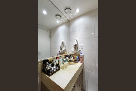 Apartamento à venda com 112m², 2 quartos e 1 vaga Apartamento à venda com 112m², 2 quartos e 1 vagaBanheiro da Suíte