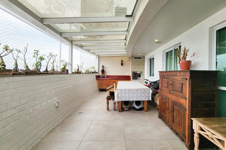 Apartamento à venda com 112m², 2 quartos e 1 vaga Apartamento à venda com 112m², 2 quartos e 1 vagaVaranda Gourmet