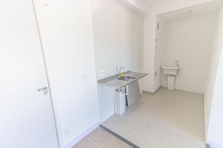 Apartamento para alugar com 38m², 2 quartos e sem vaga Apartamento para alugar com 38m², 2 quartos e sem vagaCozinha e Área de Serviço