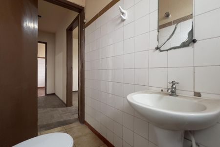 Banheiro de apartamento para alugar com 2 quartos, 50m² em Jardim Monte Carmelo, Guarulhos