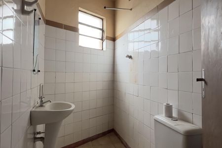 Banheiro de apartamento para alugar com 2 quartos, 50m² em Jardim Monte Carmelo, Guarulhos