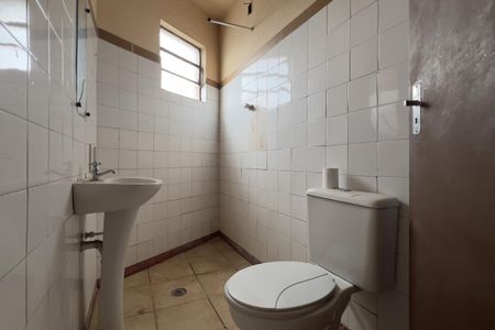 Banheiro de apartamento para alugar com 2 quartos, 50m² em Jardim Monte Carmelo, Guarulhos