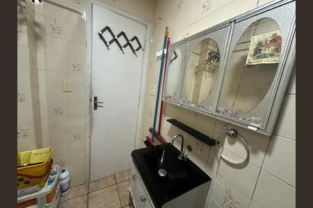 Banheiro de apartamento para alugar com 1 quarto, 40m² em Itararé, São Vicente