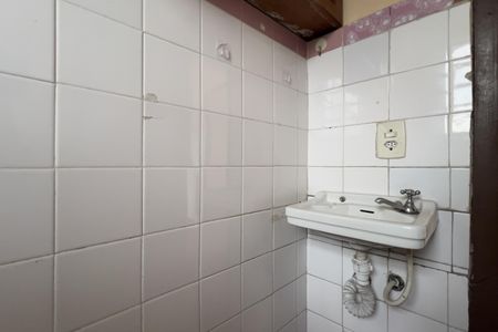 Casa para alugar com 69m², 2 quartos e sem vagaBanheiro