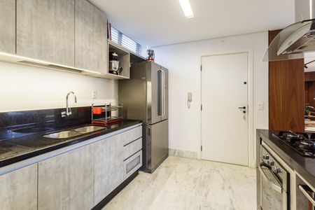 Cozinha de apartamento à venda com 1 quarto, 120m² em Vila Nova Conceição, São Paulo