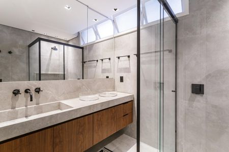 Apartamento à venda com 120m², 1 quarto e 2 vagas Apartamento à venda com 120m², 1 quarto e 2 vagasBanheiro 1