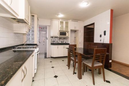 Apartamento para alugar com 95m², 3 quartos e sem vaga Apartamento para alugar com 95m², 3 quartos e sem vagaCozinha - Armários