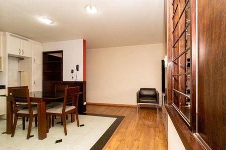 Apartamento para alugar com 95m², 3 quartos e sem vaga Apartamento para alugar com 95m², 3 quartos e sem vagaCozinha - Armários