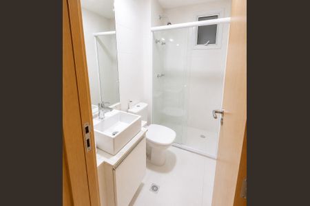 Banheiro de apartamento para alugar com 2 quartos, 66m² em Macuco, Santos