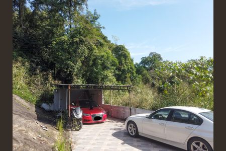 Garagem de casa para alugar com 3 quartos, 500m² em Taquara, Rio de Janeiro