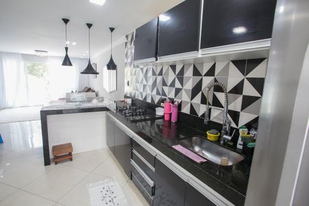 Casa para alugar com 500m², 3 quartos e 2 vagasCozinha