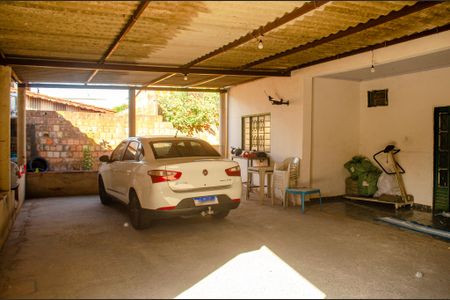 Casa à venda com 487m², 3 quartos e 8 vagas Casa à venda com 487m², 3 quartos e 8 vagasGaragem