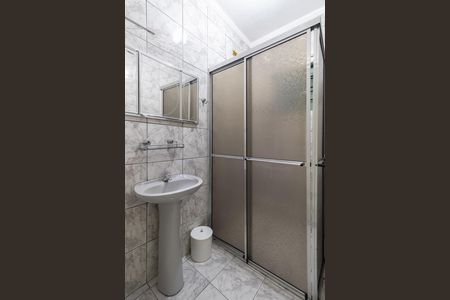 Banheiro de casa para alugar com 1 quarto, 60m² em Vila Nhocuné, São Paulo