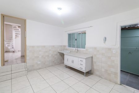 Cozinha de casa para alugar com 1 quarto, 60m² em Vila Nhocuné, São Paulo