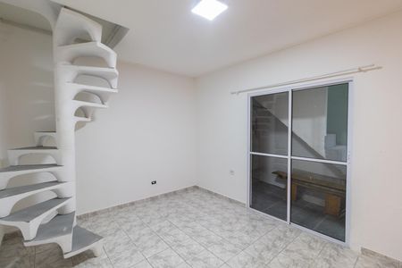 Casa para alugar com 1 quarto, 60m² em Vila Nhocuné, São Paulo