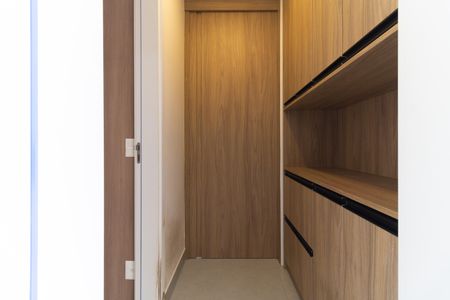 Corredor de apartamento para alugar com 2 quartos, 95m² em Bosque da Saúde, São Paulo