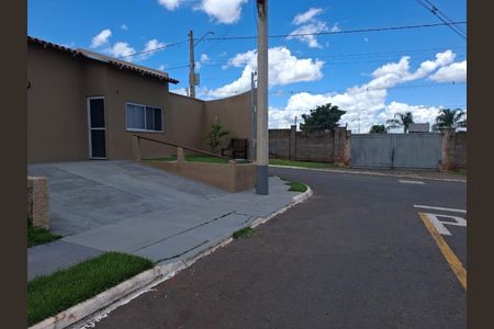 Fachada de casa de condomínio à venda com 2 quartos, 293m² em Chácaras Recreio São Joaquim, Goiânia