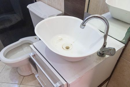 Apartamento à venda com 48m², 2 quartos e 1 vaga Apartamento à venda com 48m², 2 quartos e 1 vagaBanheiro