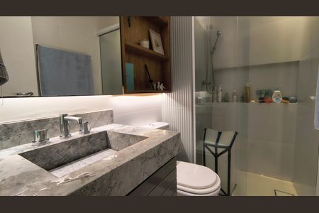 Apartamento para alugar com 221m², 4 quartos e 2 vagas Apartamento para alugar com 221m², 4 quartos e 2 vagasBanheiro Social 1