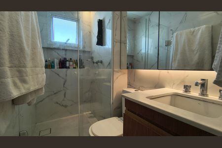 Apartamento para alugar com 221m², 4 quartos e 2 vagas Apartamento para alugar com 221m², 4 quartos e 2 vagasBanheiro da Suíte