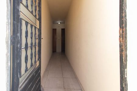 Entrada de apartamento para alugar com 1 quarto, 45m² em Novo Mundo, Curitiba